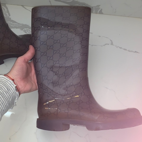 COPY - **Used**Gucci rain boots. - Picture 7 of 10